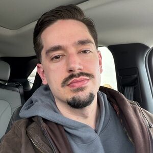 Meet your Posher, Aaron